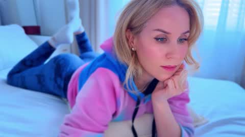 Mya-be Yours P online show from September 9, 2025, 3:33 pm