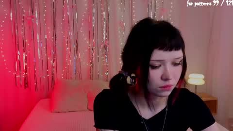 Mia online show from April 4, 2026, 12:42 am