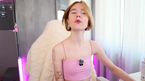 Lana online show from March 18, 2026, 7:22 am