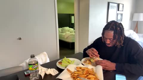 Snapshot of mycreamydreams chatting on January 23, 2025, 10:11 pm mycreamydreams online show from January 23, 2025, 10:11 pm