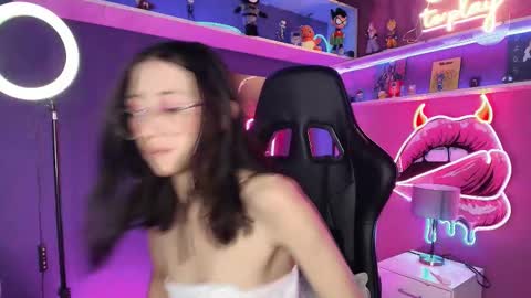 Milly Cute online show from February 15, 2026, 7:51 am