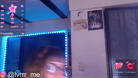 Nicoll Independent model Please help me to reach 100 thumbs up online show from December 4, 2024, 10:35 am