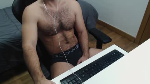 Snapshot of myhairymacho chatting on January 7, 2025, 4:39 am Juan OF myhairymacho online show from January 7, 2025, 4:39 am