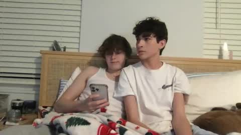 Snapshot of mylesandmaxxx06 chatting on December 2, 2025, 4:29 am MylesMaxx online show from December 2, 2025, 4:29 am