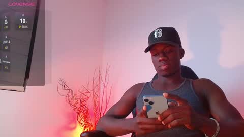 Snapshot of mylowallacee chatting on January 20, 2025, 3:15 am Mylo Wallace  online show from January 20, 2025, 3:15 am
