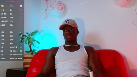 Snapshot of mylowallacee chatting on February 20, 2025, 3:23 am Mylo Wallace  online show from February 20, 2025, 3:23 am
