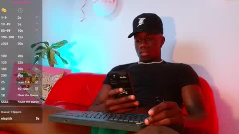 Snapshot of mylowallacee chatting on February 21, 2025, 2:50 am Mylo Wallace  online show from February 21, 2025, 2:50 am