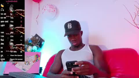 Snapshot of mylowallacee chatting on March 6, 2025, 11:09 pm Mylo Wallace  online show from March 6, 2025, 11:09 pm