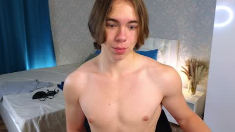 Snapshot of myshkek chatting on December 18, 2024, 10:02 pm Mickey online show from December 18, 2024, 10:02 pm