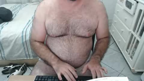 Snapshot of mysterbearmg chatting on February 18, 2026, 10:39 pm mysterbearmg online show from February 18, 2026, 10:39 pm