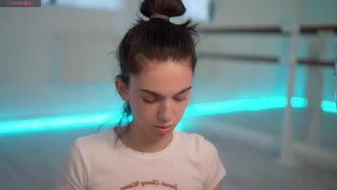 Snapshot of mystica_ chatting on January 20, 2025, 9:46 am MILLI online show from January 20, 2025, 9:46 am