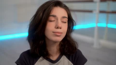 Snapshot of mystica_ chatting on January 21, 2025, 7:04 am MILLI online show from January 21, 2025, 7:04 am