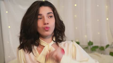 Snapshot of mystica_ chatting on February 4, 2025, 6:57 am MILLI online show from February 4, 2025, 6:57 am