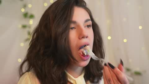 Snapshot of mystica_ chatting on February 4, 2025, 10:00 am MILLI online show from February 4, 2025, 10:00 am