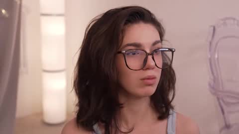 Snapshot of mystica_ chatting on February 28, 2025, 7:05 am MILLI online show from February 28, 2025, 7:05 am