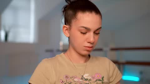 Snapshot of mystica_ chatting on March 3, 2025, 6:59 am MILLI online show from March 3, 2025, 6:59 am