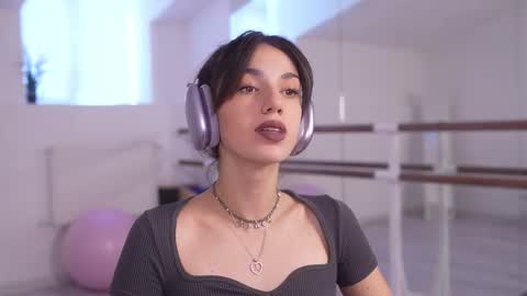 Snapshot of mystica_ chatting on September 14, 2025, 10:58 am MILLI online show from September 14, 2025, 10:58 am