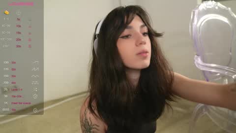 Snapshot of mystica_ chatting on September 22, 2025, 7:43 am MILLI online show from September 22, 2025, 7:43 am