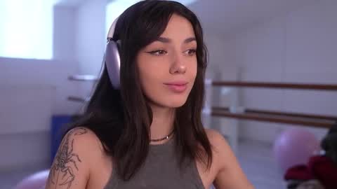 Snapshot of mystica_ chatting on September 24, 2025, 8:06 am MILLI online show from September 24, 2025, 8:06 am