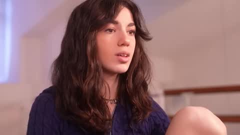 Snapshot of mystica_ chatting on October 6, 2025, 2:03 pm MILLI online show from October 6, 2025, 2:03 pm