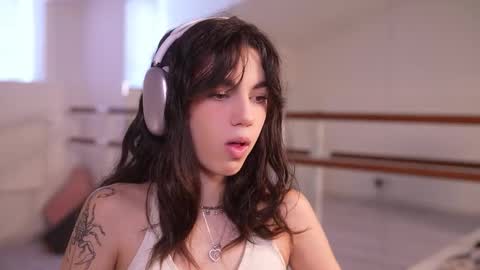 Snapshot of mystica_ chatting on October 10, 2025, 8:57 am MILLI online show from October 10, 2025, 8:57 am