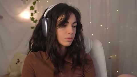 Snapshot of mystica_ chatting on October 28, 2025, 10:08 am MILLI online show from October 28, 2025, 10:08 am