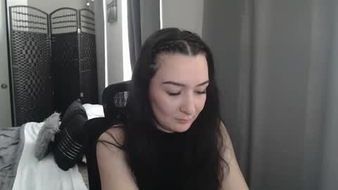 Snapshot of mysticmuse94 chatting on February 18, 2025, 5:21 pm MysticMuse online show from February 18, 2025, 5:21 pm