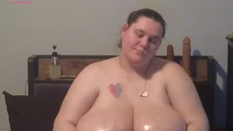 Mzjuicybootay online show from December 15, 2025, 4:33 pm