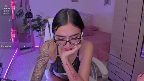 Snapshot of naath_ chatting on December 16, 2024, 11:28 pm anny online show from December 16, 2024, 11:28 pm