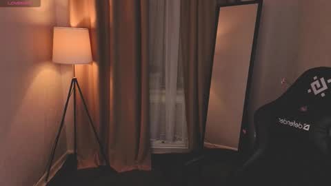 naavyy online show from November 27, 2025, 1:46 pm