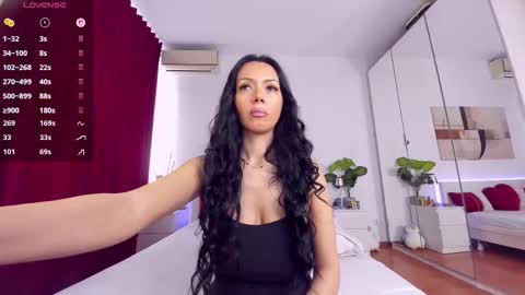 Nadia online show from November 22, 2025, 12:26 pm