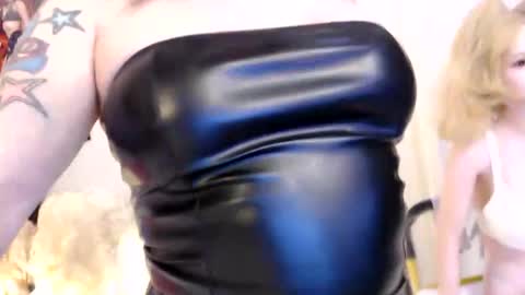 Snapshot of nadia_vixen chatting on May 15, 2026, 11:34 pm Nadia Vixen online show from May 15, 2026, 11:34 pm