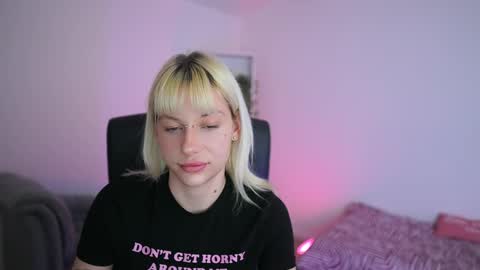 Nadia 18 online show from March 13, 2026, 7:20 pm