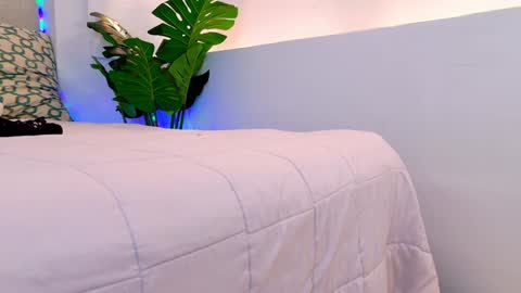 Nadine online show from December 8, 2024, 2:39 am