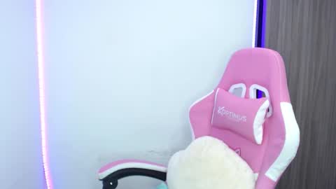 nahia cute     only   online show from December 20, 2025, 6:59 pm