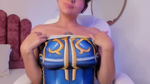 Nahia INDEPENDENT MODEL P online show from January 30, 2025, 7:15 pm