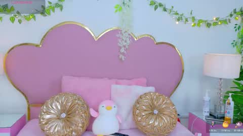 NahiaraReina  online show from October 27, 2025, 12:53 pm