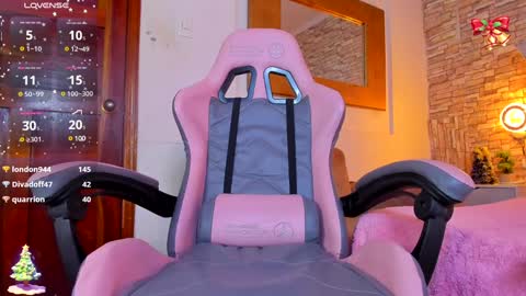 NahiaVictoria  online show from December 24, 2024, 7:49 am