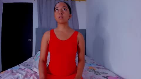 Laura online show from March 9, 2025, 1:25 am