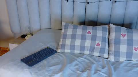  VICTORIA  online show from March 2, 2026, 7:43 pm