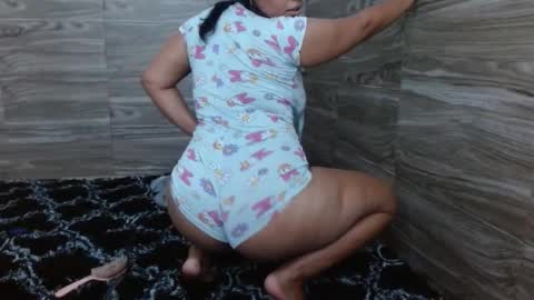 Snapshot of nahomiember chatting on November 28, 2025, 5:37 pm NAHOMI EMBER01 online show from November 28, 2025, 5:37 pm