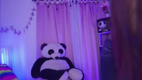 nahomy 2308 online show from May 7, 2026, 11:37 am