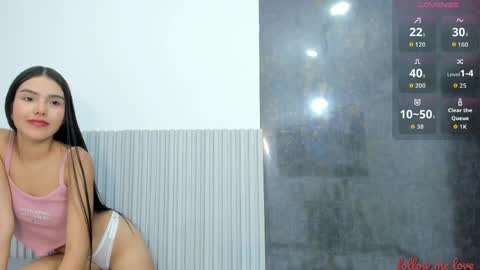 nahomy_park online show from May 9, 2026, 11:59 am