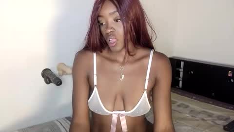 Snapshot of nahomy_smiiths chatting on January 7, 2026, 5:04 pm Nahomy online show from January 7, 2026, 5:04 pm