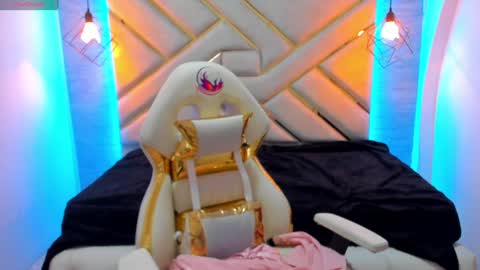    online show from February 1, 2025, 6:19 pm