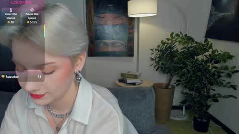 Kate online show from November 9, 2025, 11:52 am