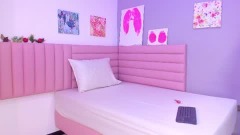 nala_rose_ online show from June 26, 2026, 8:35 pm