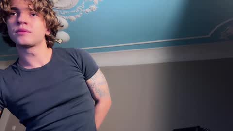 Snapshot of namiraaxel chatting on January 10, 2025, 9:10 pm Georges online show from January 10, 2025, 9:10 pm