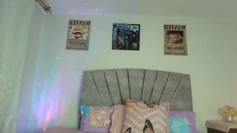 NamiThompson online show from November 30, 2025, 9:52 pm