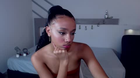 Namoi Smith online show from December 29, 2024, 6:35 am